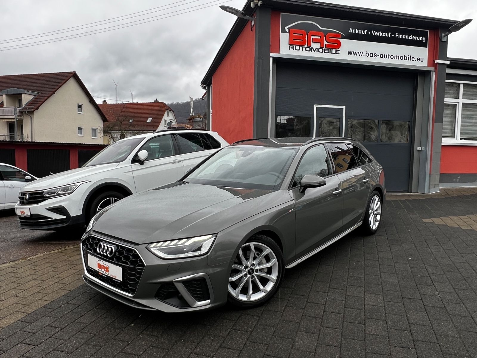 Audi A4 Avant 40 TDI S line - Samsaru's Car Outlet