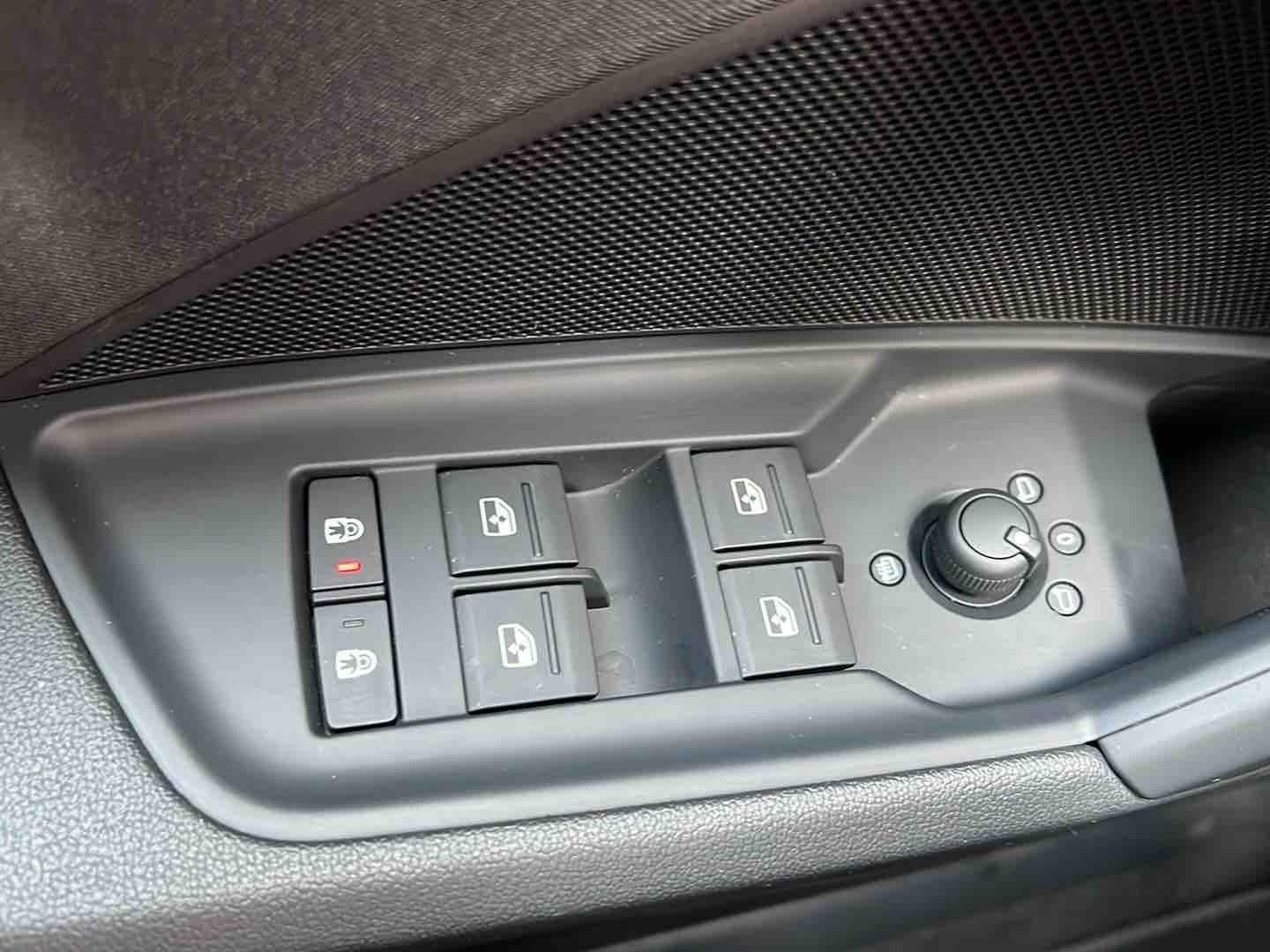 Audi A3 1.5 TSI S-Line S-tronic *Navi, ACC, SHZ, App*