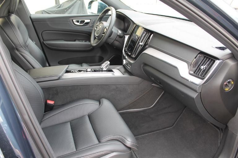 Volvo XC60 T8 Inscription  4C-ACC-StHzg-Massage-AHK