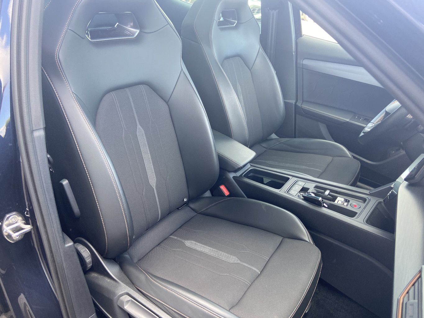 Cupra Formentor 1.4 TSI DSG AHK+PANORAMA+PAKET-XL+19"+