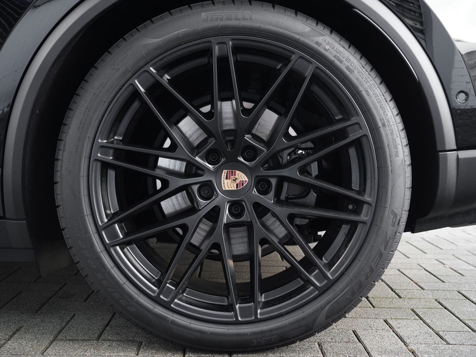 Porsche Macan 4 ACC-LUFTF.-PANO-BOSE-22"RS-LEDER KREIDE
