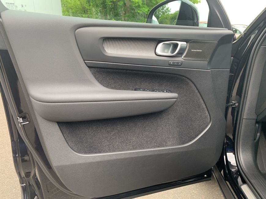 Volvo XC40 B4 B DKG Ultra Dark