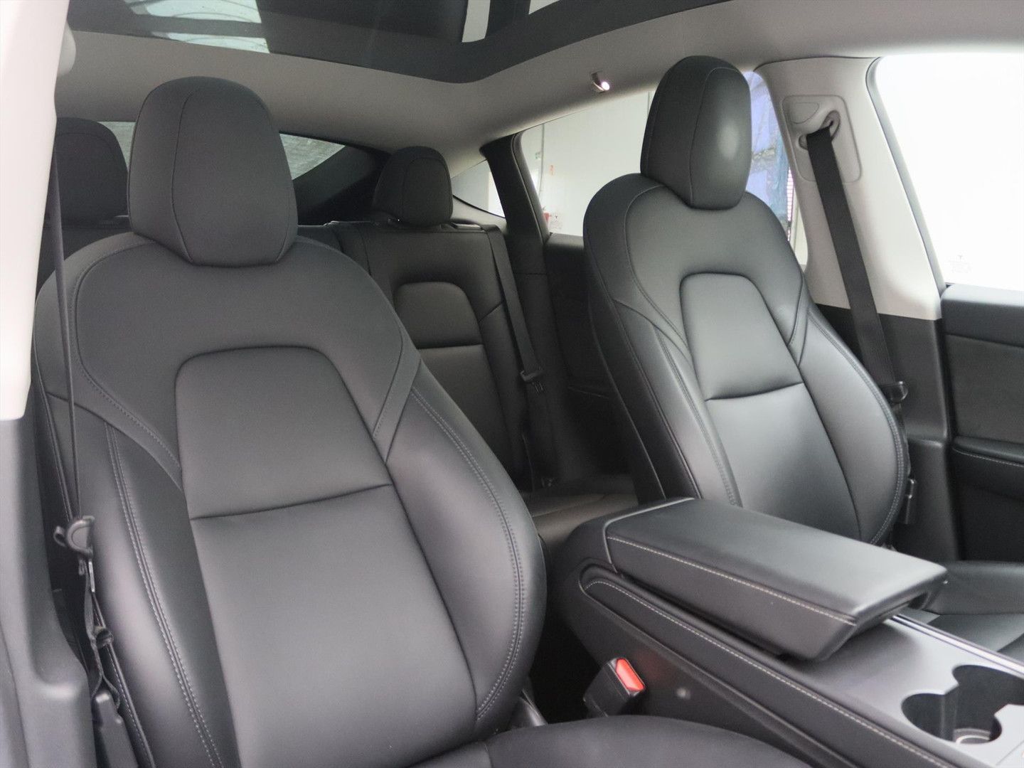 Tesla Model Y Long Range AWD 75kWh 351pk AMD RYZEN [ T