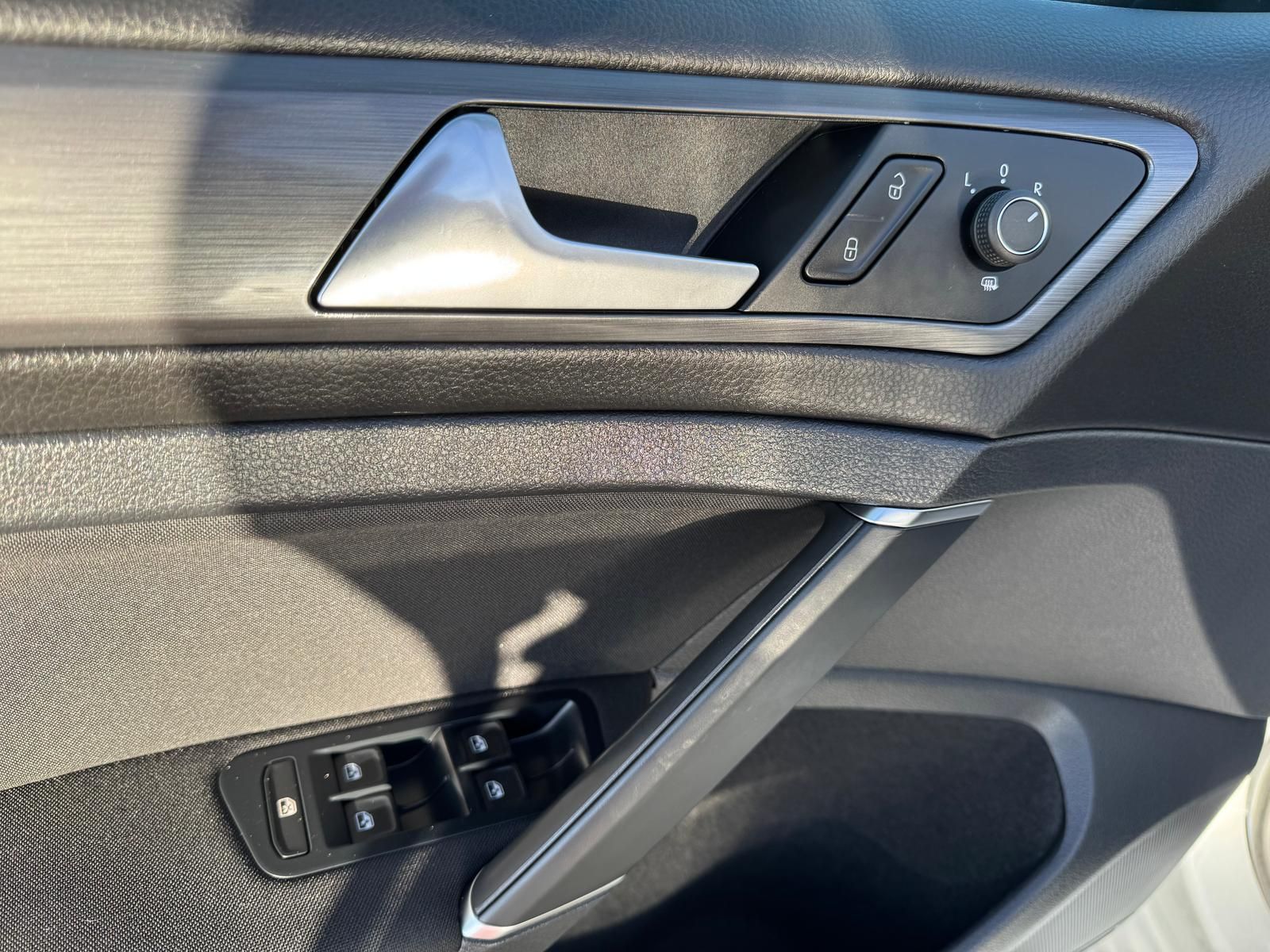 Volkswagen Golf VII Variant 2.0 TDI Comfortline - Samsaru's Car Outlet
