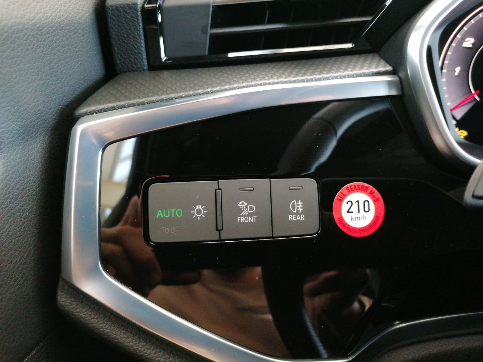 Audi Q3 Sportback S-LINE QUATTRO 40TFSI - Samsaru's Car Outlet