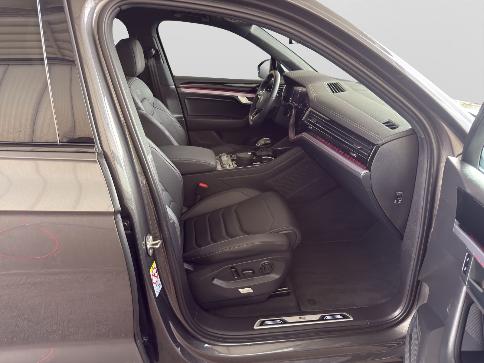 Volkswagen Touareg R-Line 4Motion BLACK/IQ-MATRIX/21"/PANO/