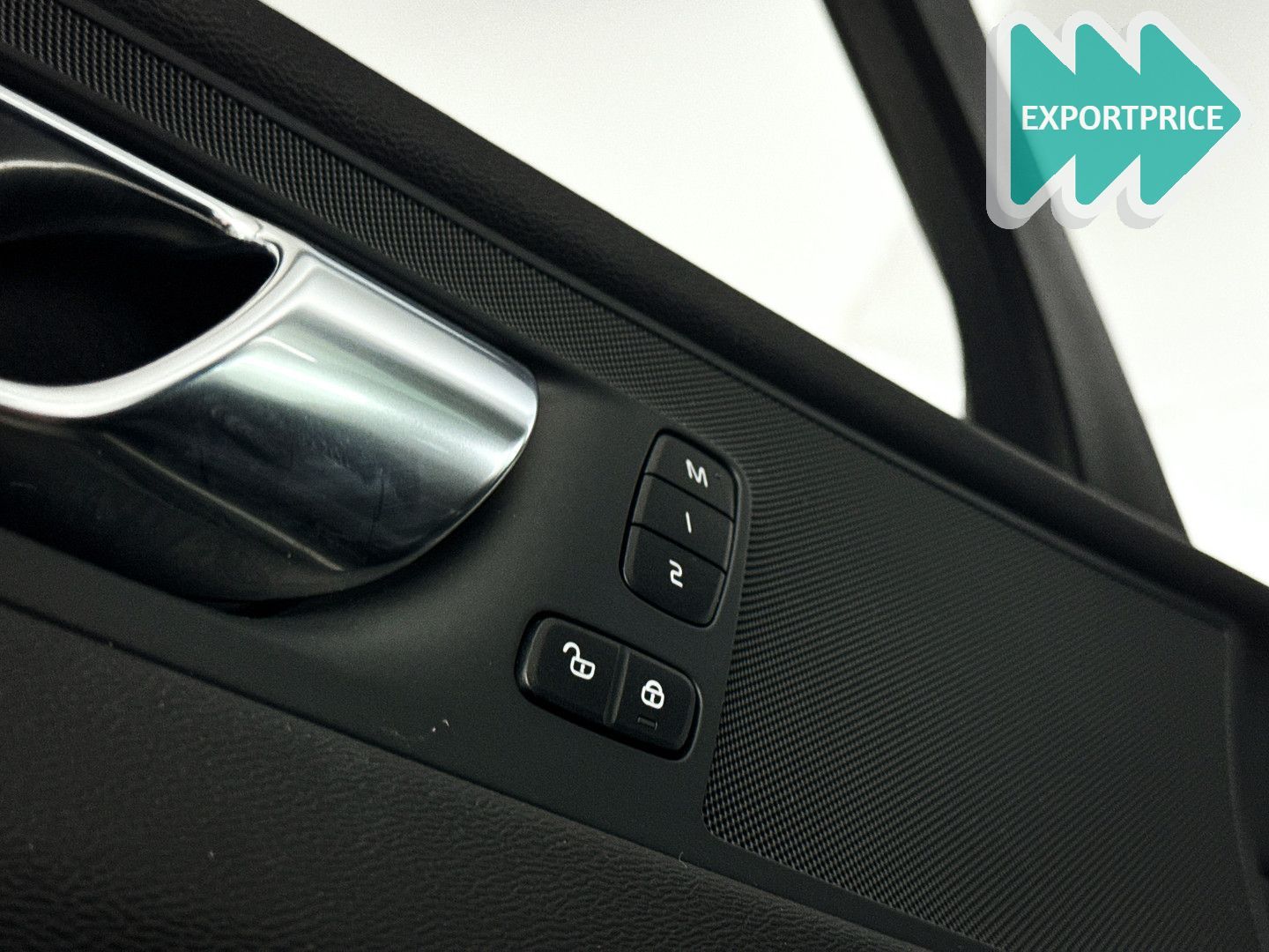 Volvo XC60 T6 Plug-in hybrid AWD Plus Dark | panorama