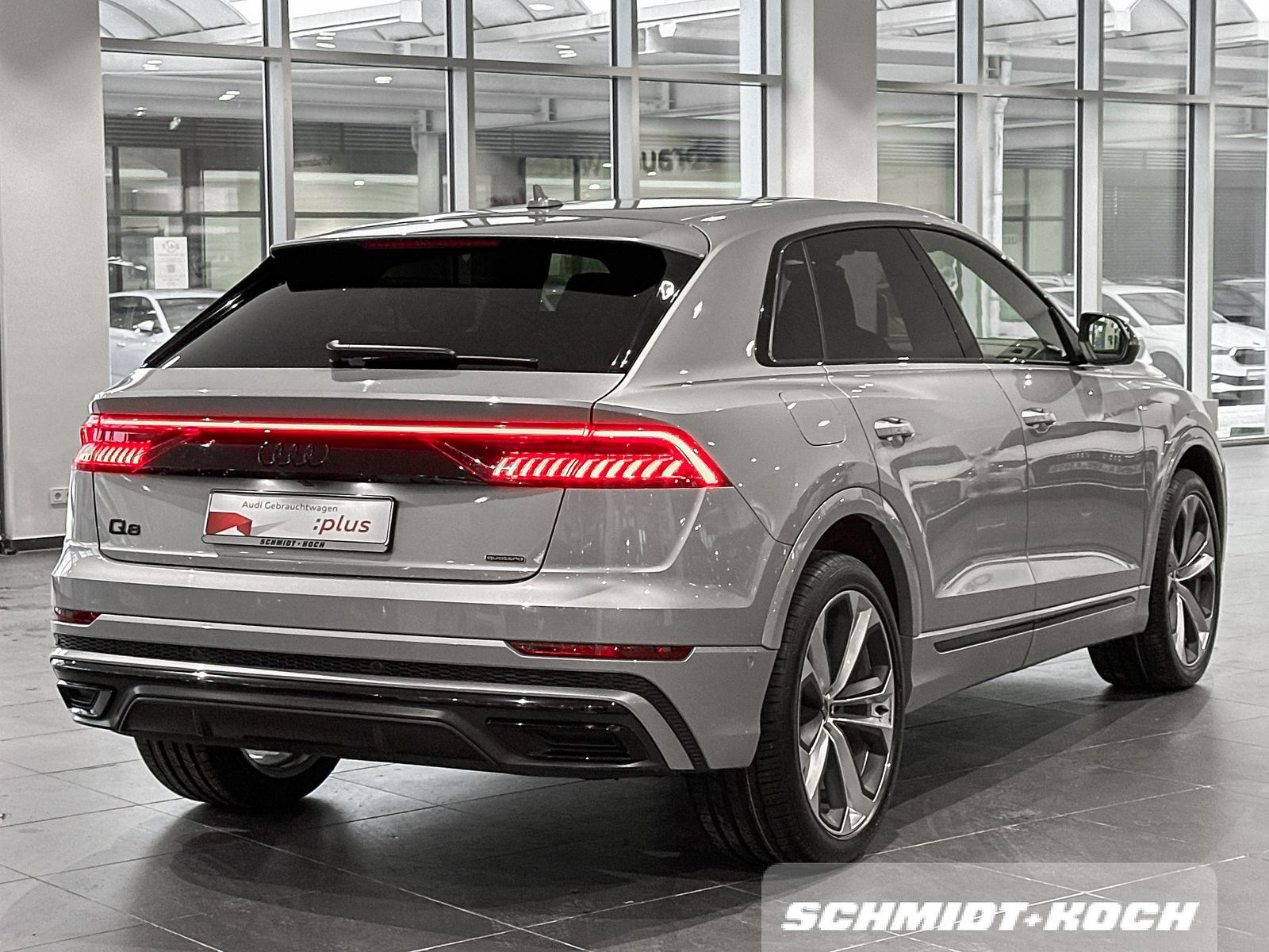 Audi Q8 SUV 50 TDI S-LINE LUFT STANDH. RAUTEN PANO.
