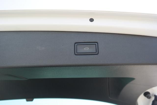 Volkswagen Tiguan 2.0 TDI Life DSG - Samsaru's Car Outlet