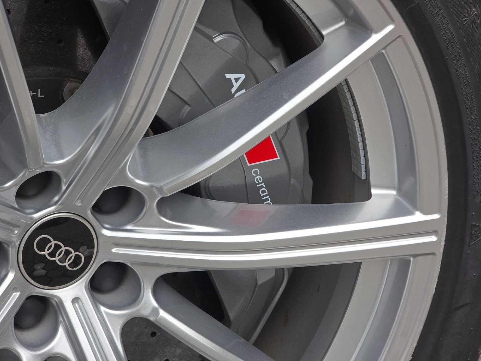 Audi RSQ8 (Massage/Ceramic/360 Kamera)