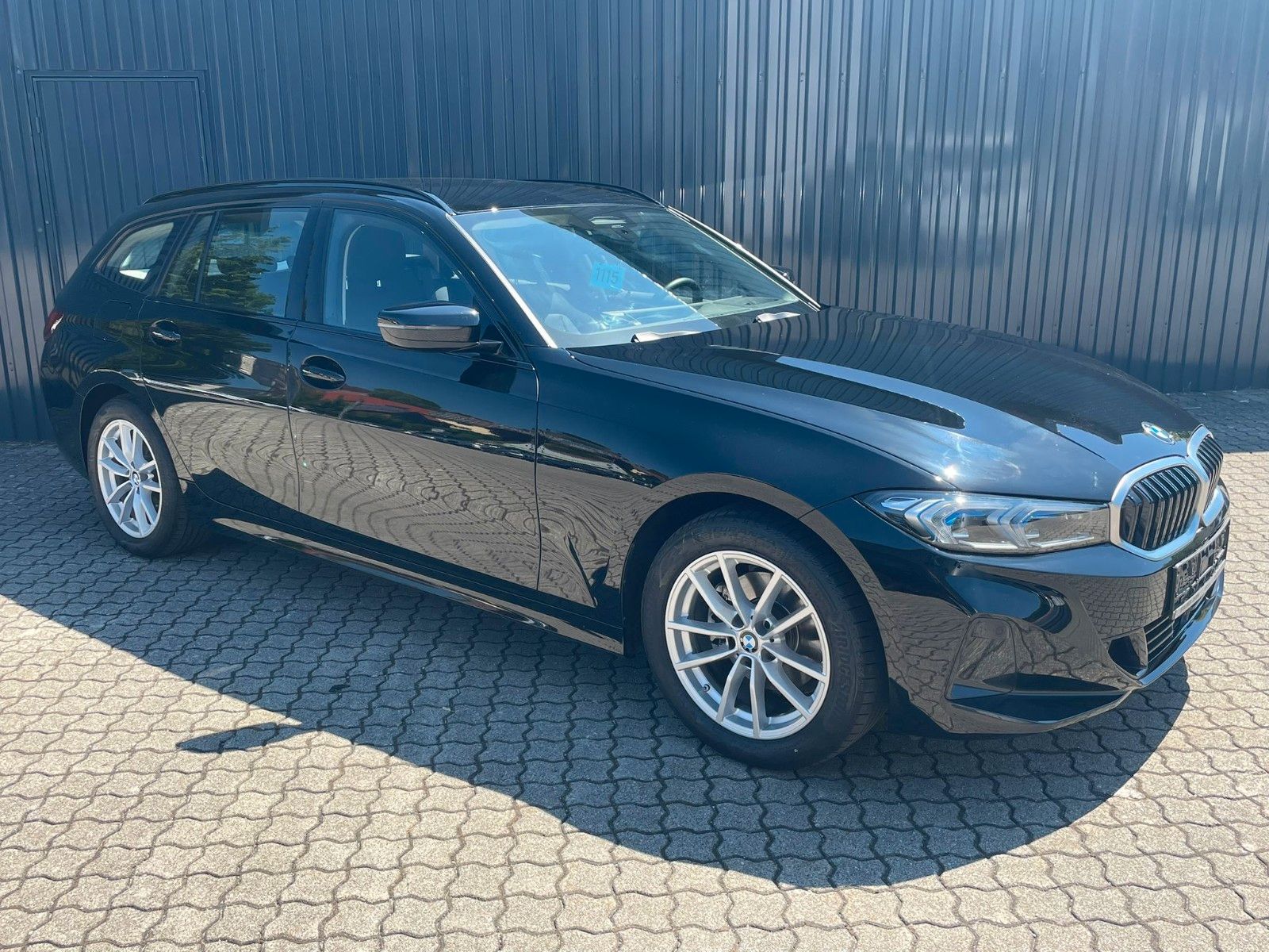 BMW 320d xDrive Aut. Touring - Samsaru's Car Outlet
