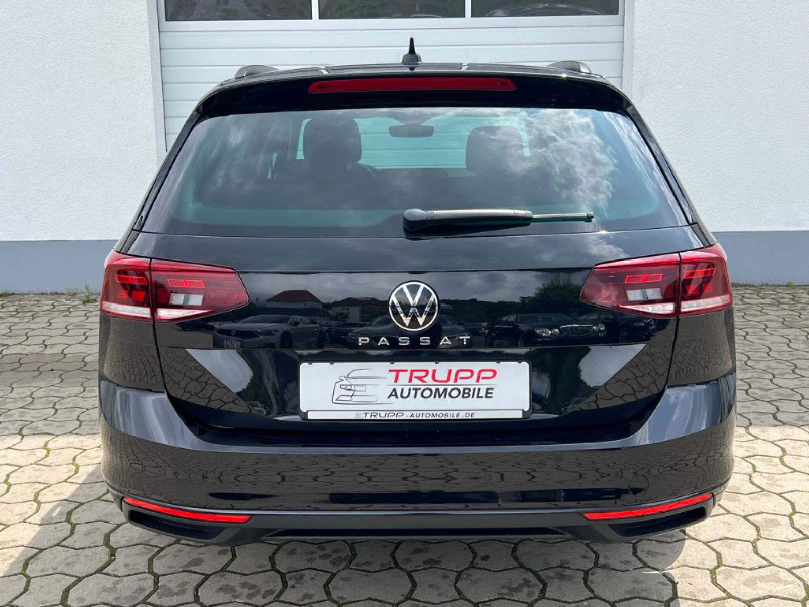 Volkswagen Passat 2.0 TDI - Samsaru's Car Outlet