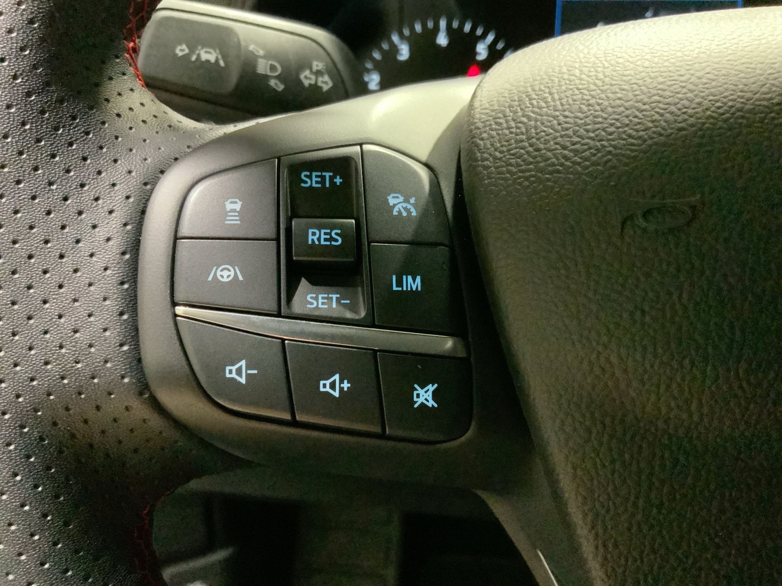 Ford Focus ST-Line Turnier Aut.*ACC*KAM*NAVI*LED*WINT