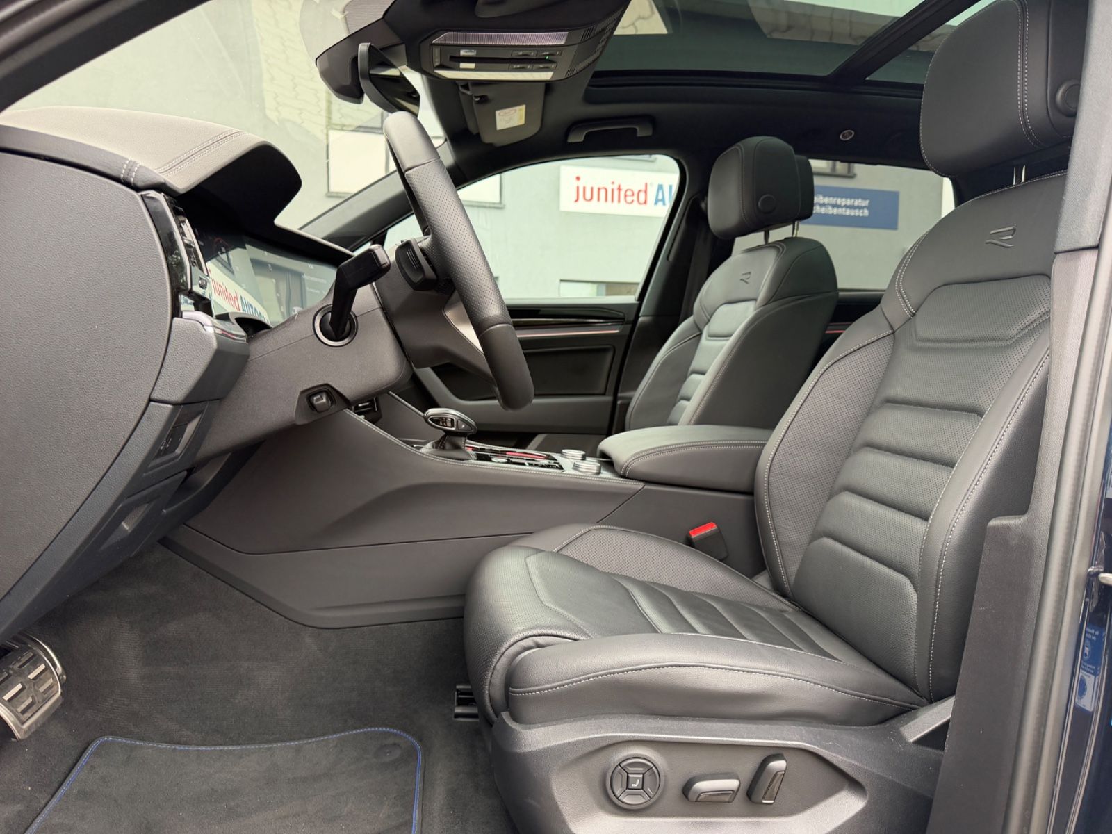Volkswagen Touareg 3.0 TSI 4Motion R°NACHT°360°AHK°PANO°