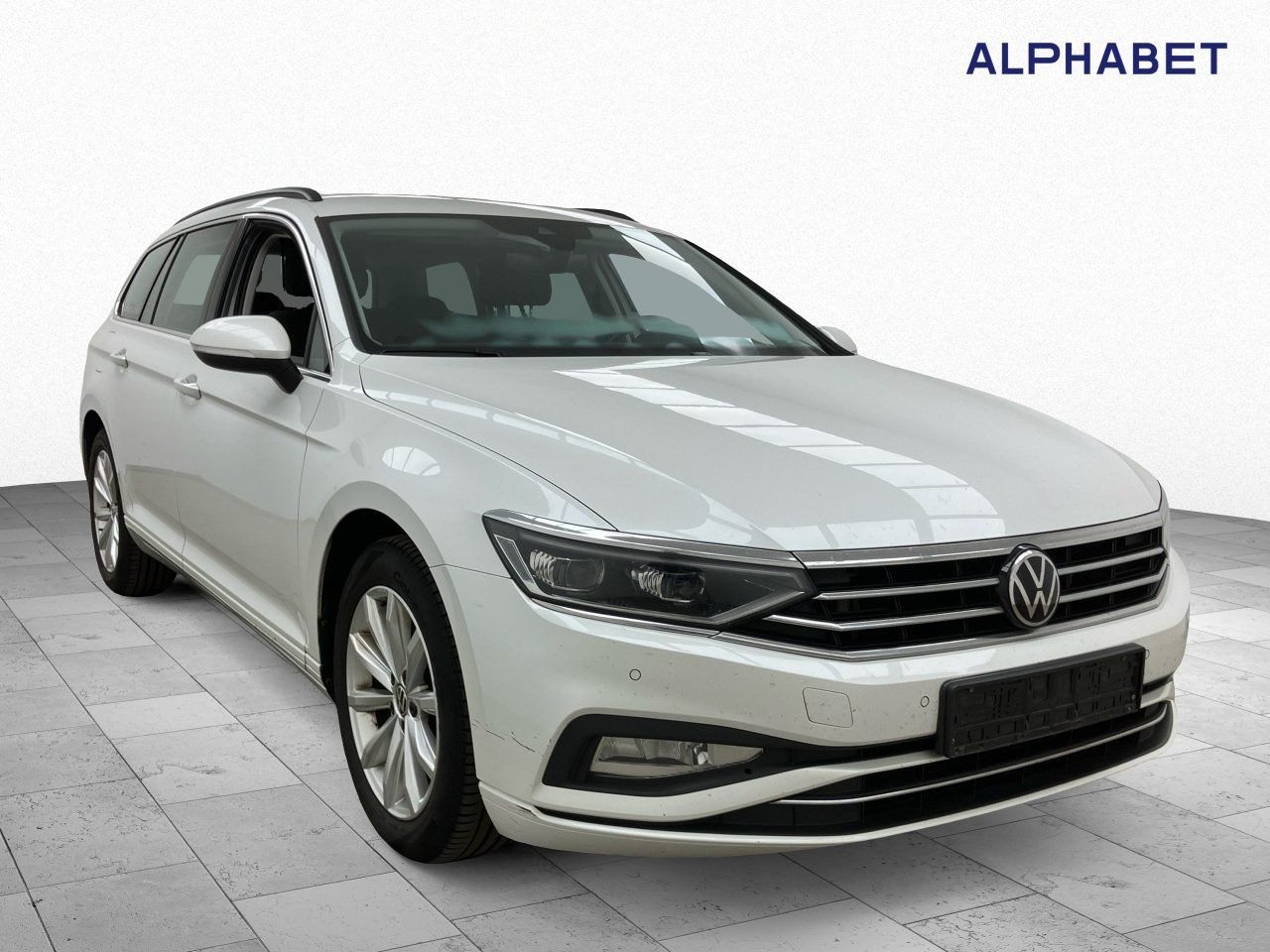 Volkswagen Passat Variant 2.0 TDI Business - Samsaru's Car Outlet