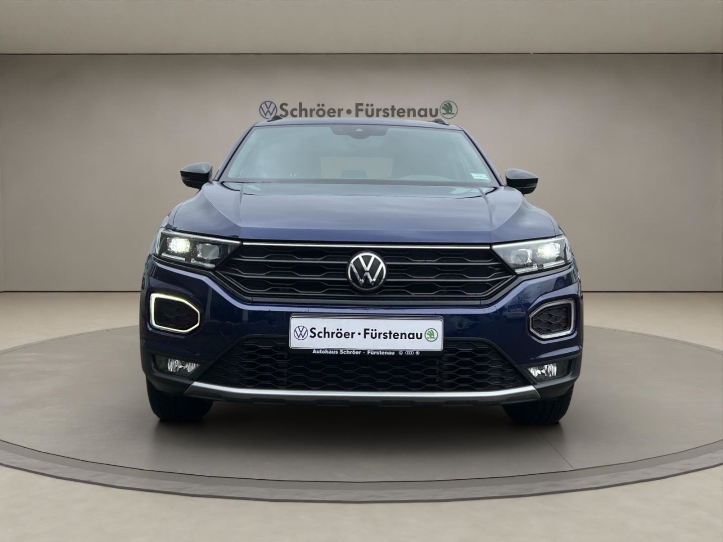 Volkswagen T-Roc Sport 1.5 TSI DSG - Samsaru's Car Outlet