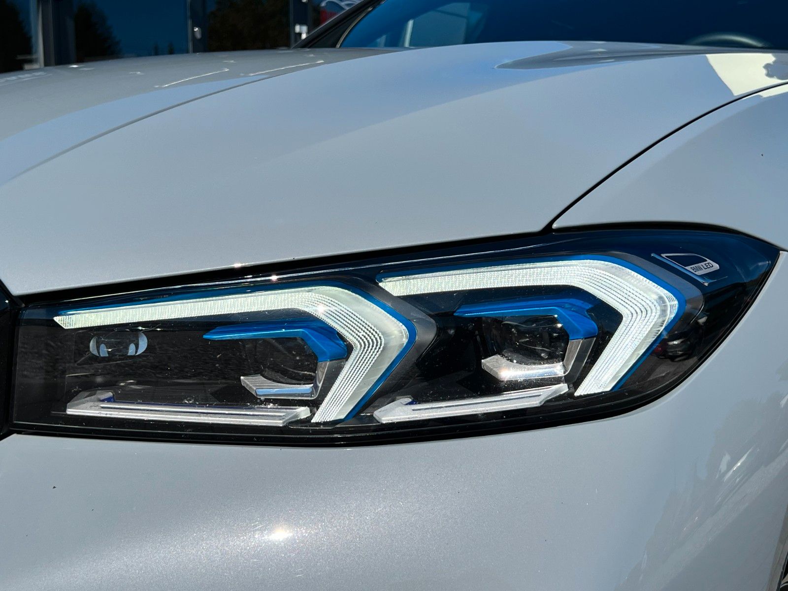 BMW 320d xDrive M Sport*360°HUD*Pano*HK*Standhzg*ACC