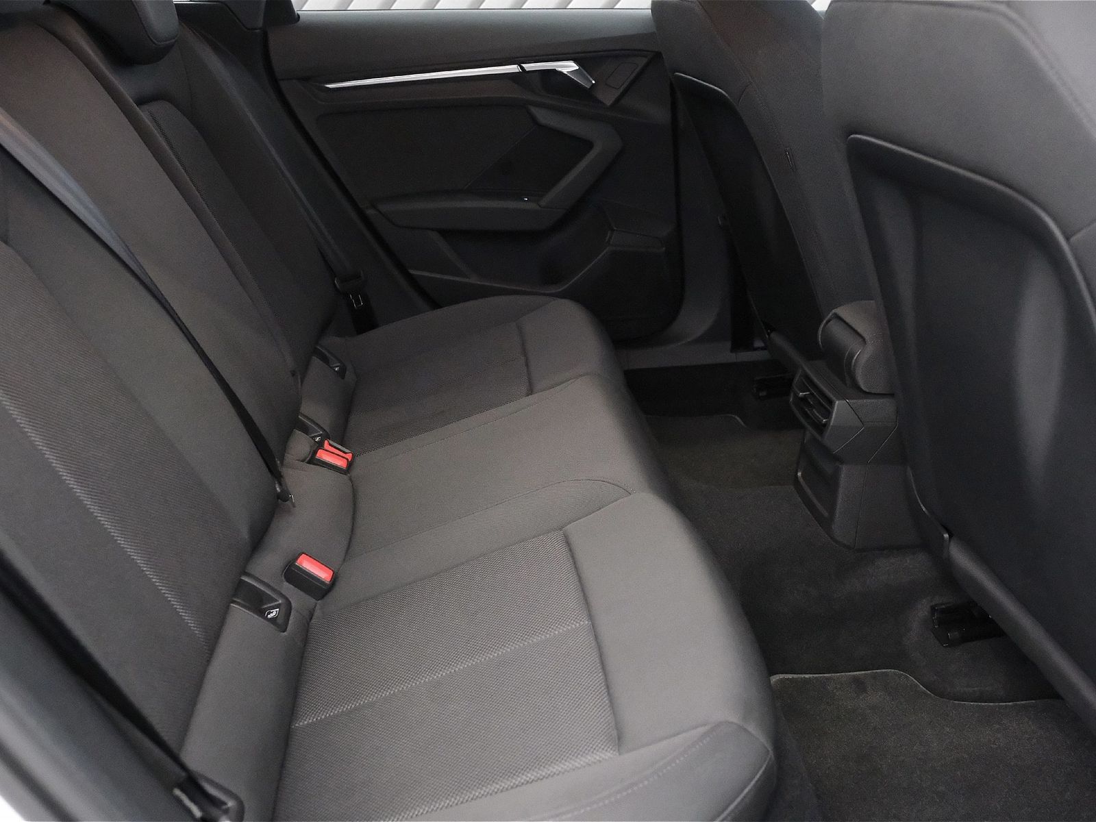Audi A3 Sportback 30 TFSI basis - Samsaru's Car Outlet
