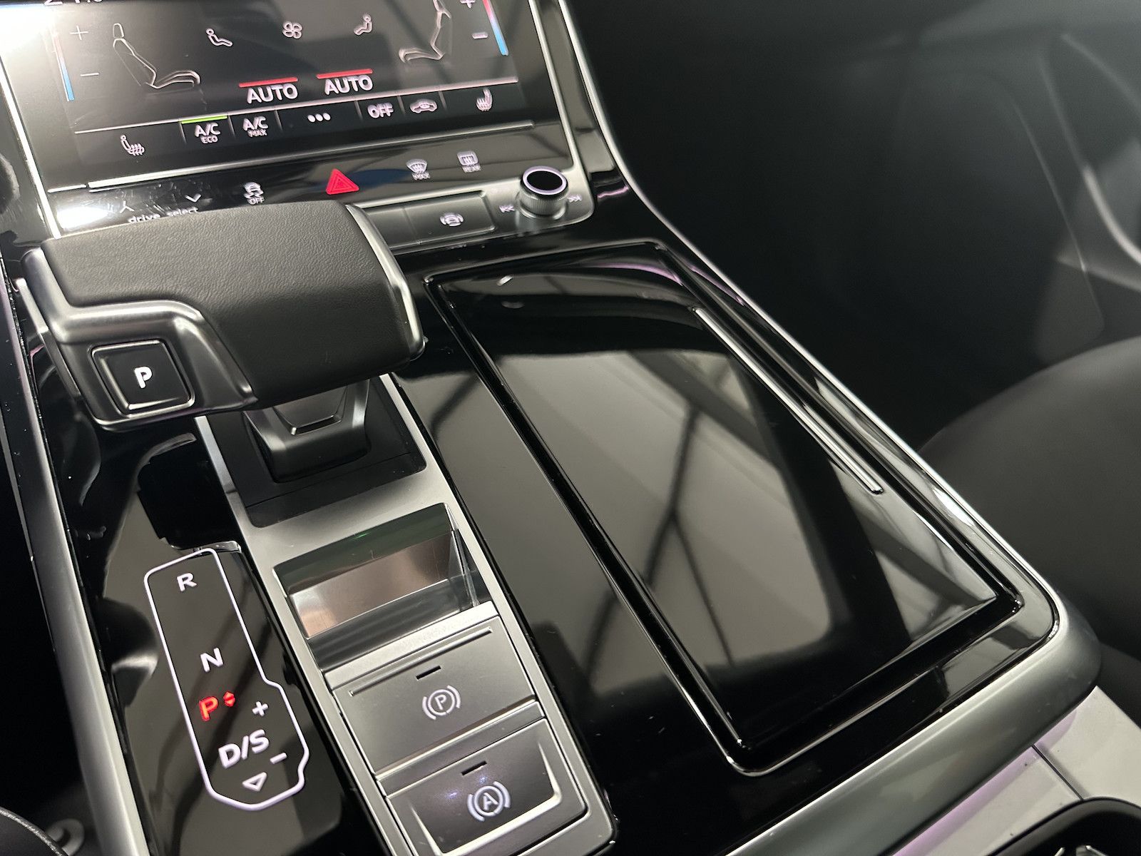 Audi Q8 45 TDI quattro S Line - Samsaru's Car Outlet