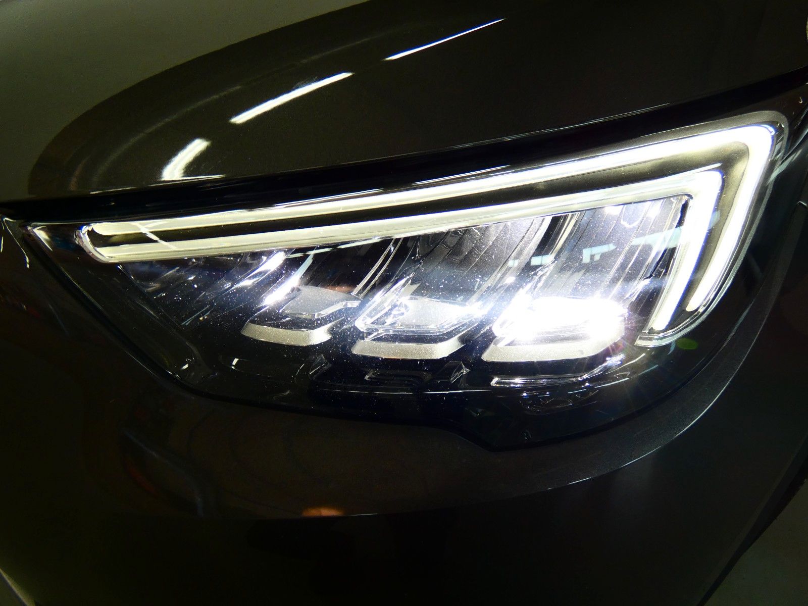 Opel Crossland - Samsaru's Car Outlet