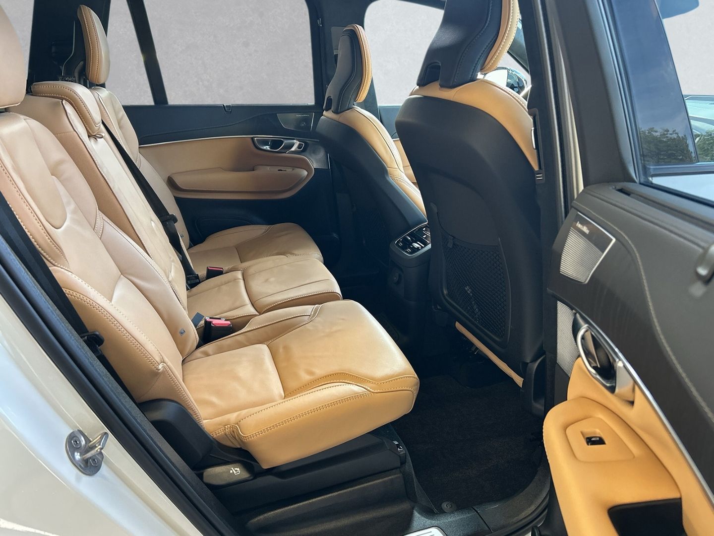 Volvo XC90 Ultimate Dark Recharge Plug-In Hybrid AWD T