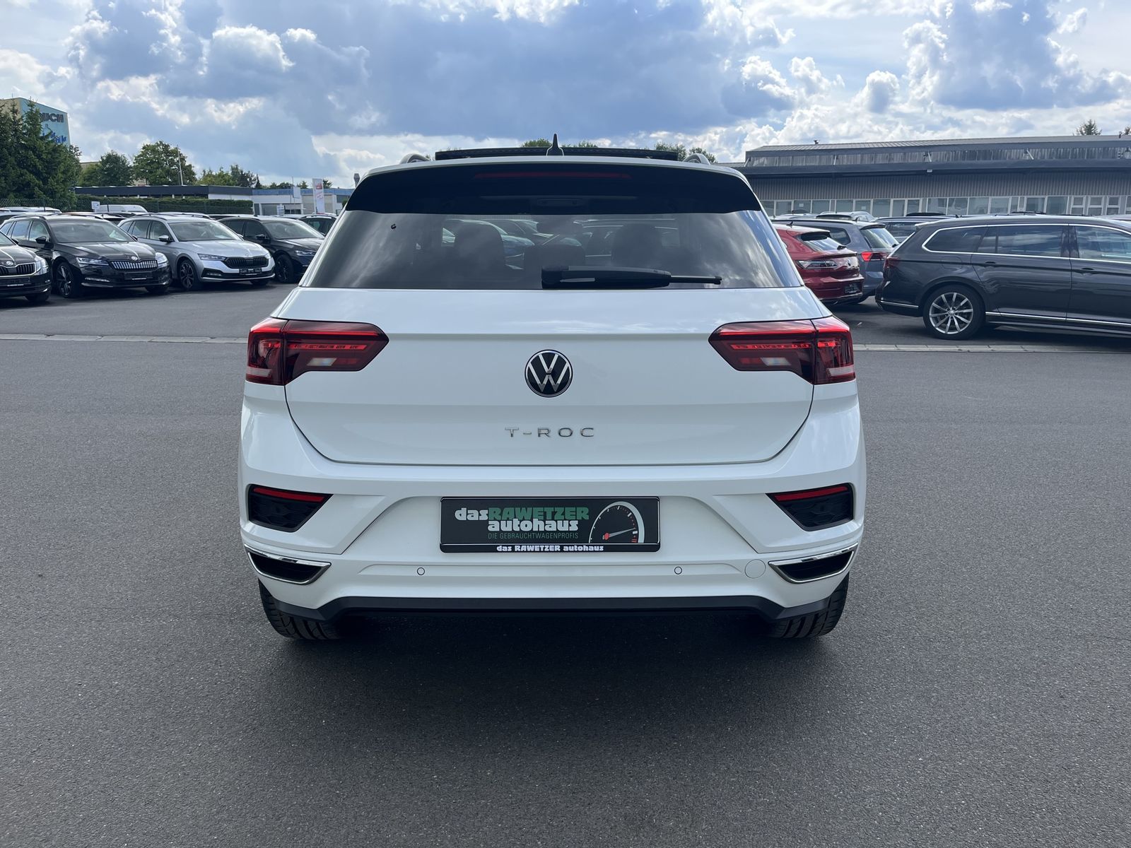 Volkswagen T-Roc 2.0 TDI DSG R-Line - Samsaru's Car Outlet