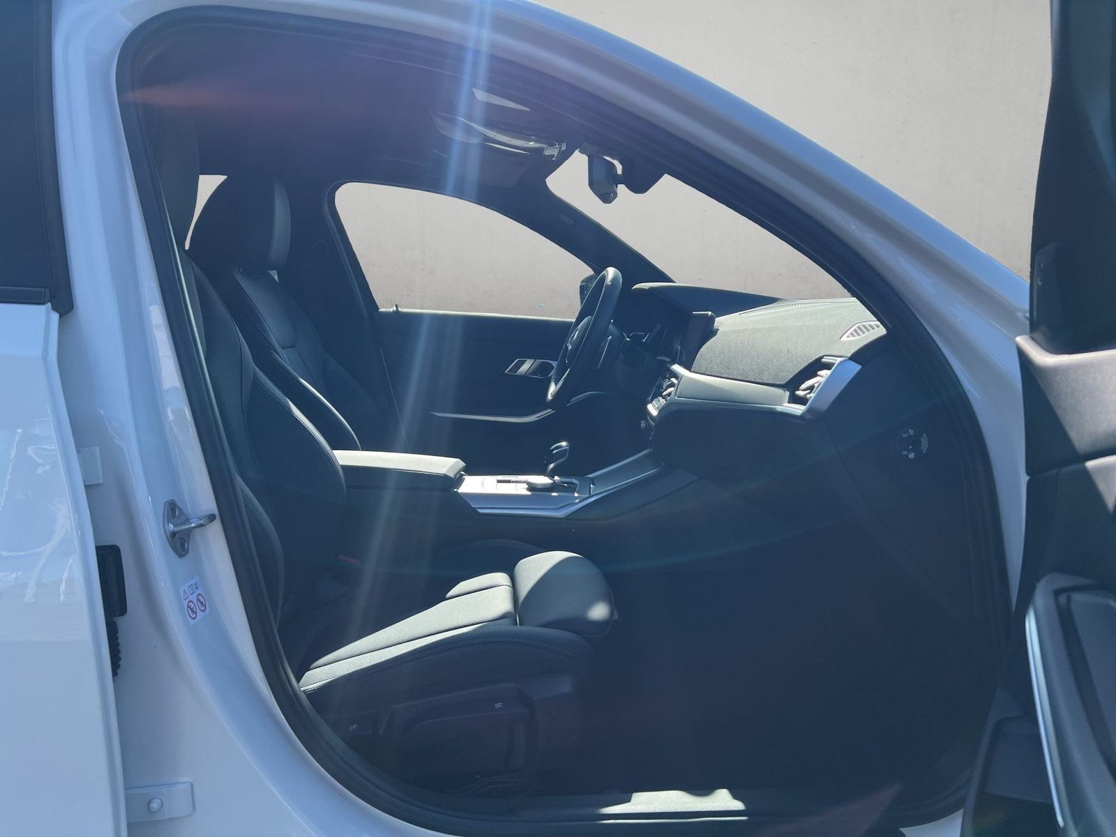 BMW 330e xDrive M Sport - Samsaru's Car Outlet
