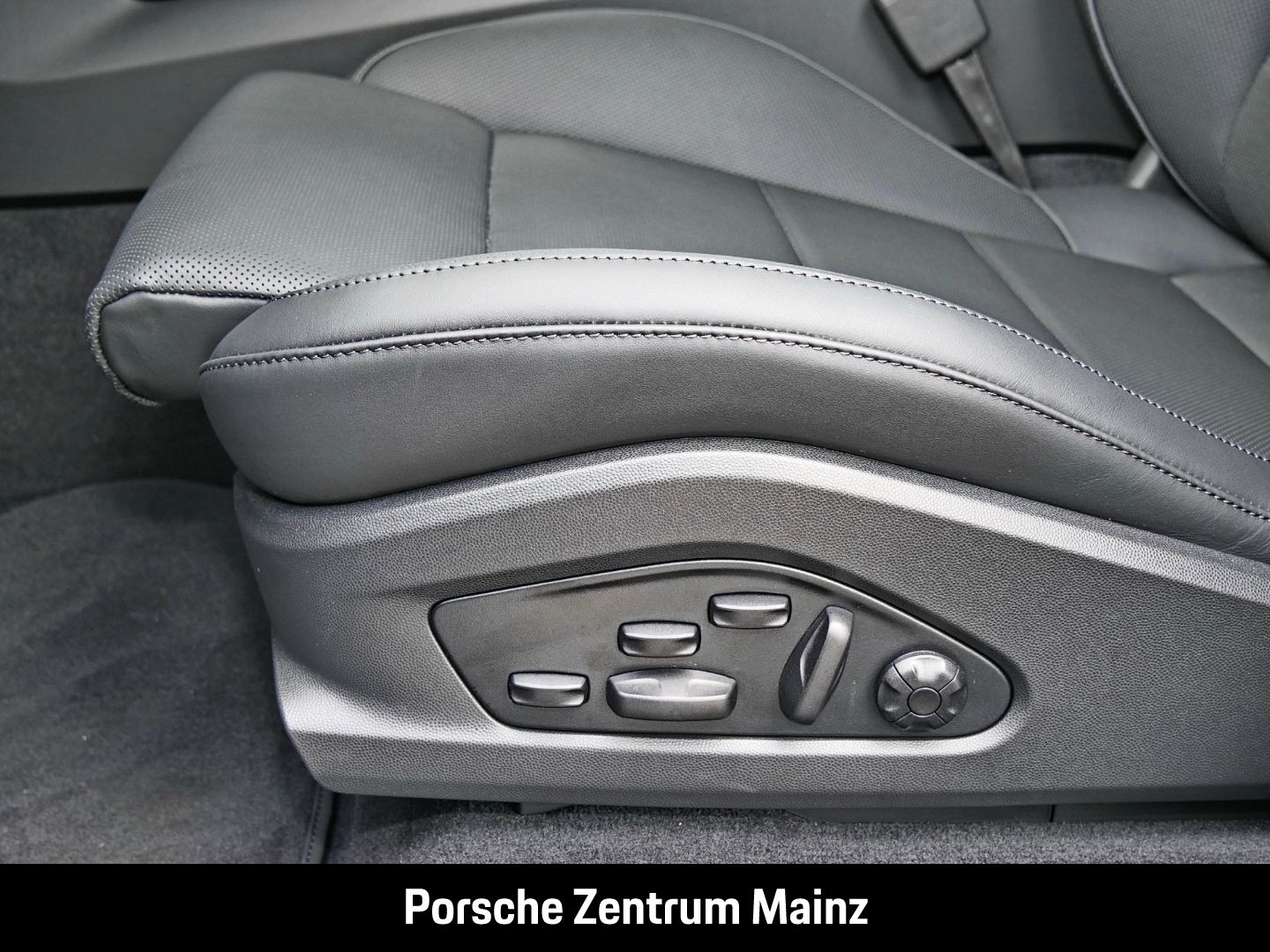 Porsche Macan 4S UPE:119.000€ Bose,HA.Lenkung,SportChron
