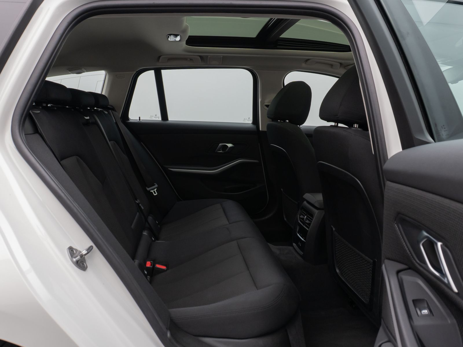 BMW 320d - Samsaru's Car Outlet