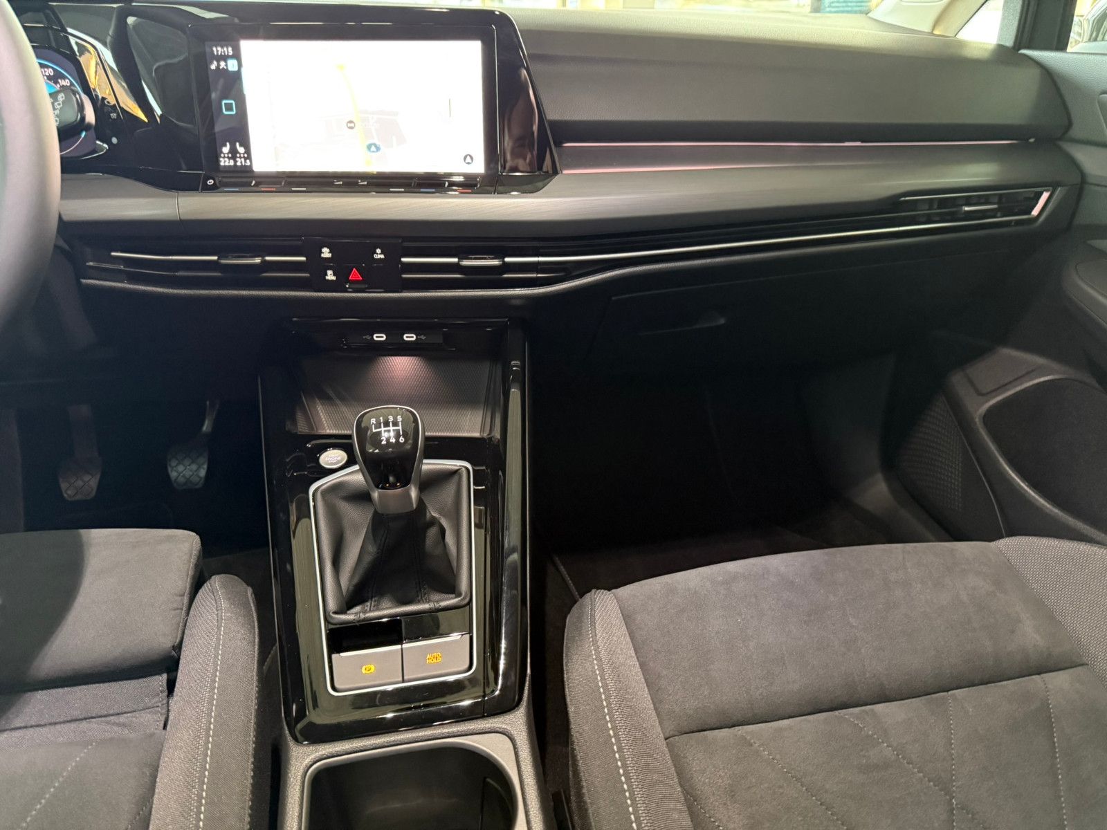Volkswagen Golf VIII Lim. Style - Samsaru's Car Outlet