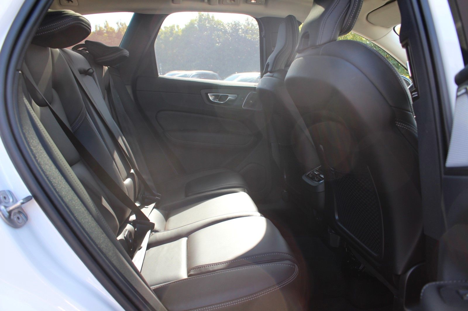 Volvo XC60 B5 Benzin Ultra Dark Massage Sitze