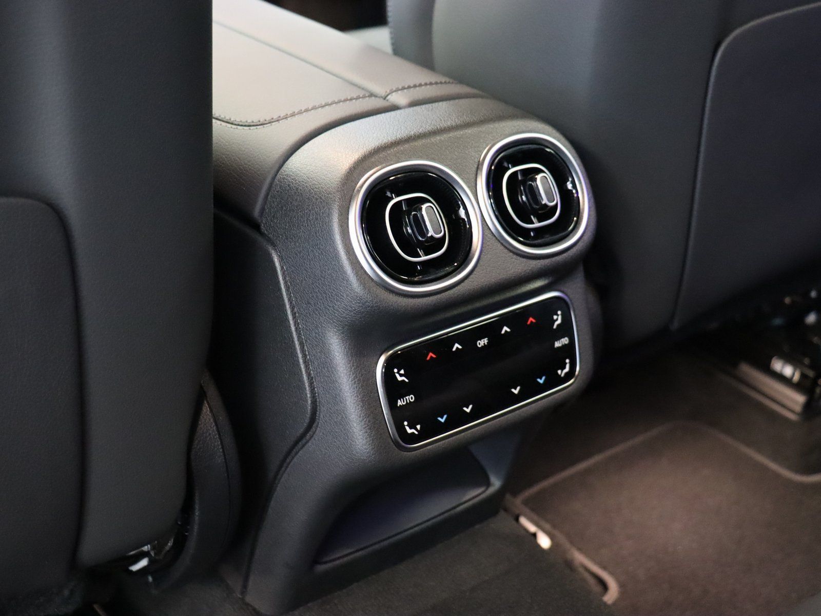 Mercedes-Benz GLC 300 de 4M AMG Distronic/LED/HUD/AHK/Night