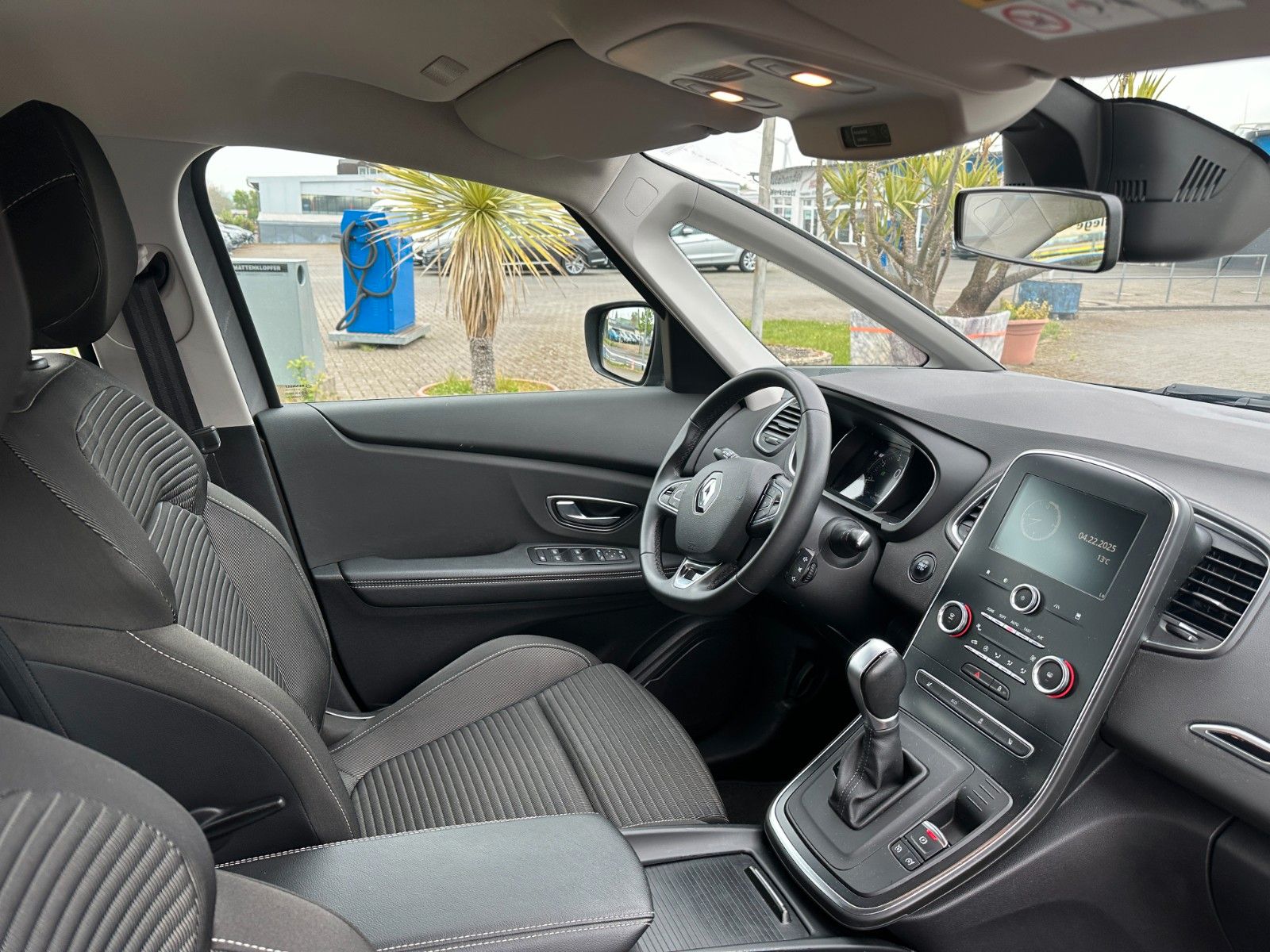 Renault Scenic IV Grand Business Edition - Samsaru's Car Outlet