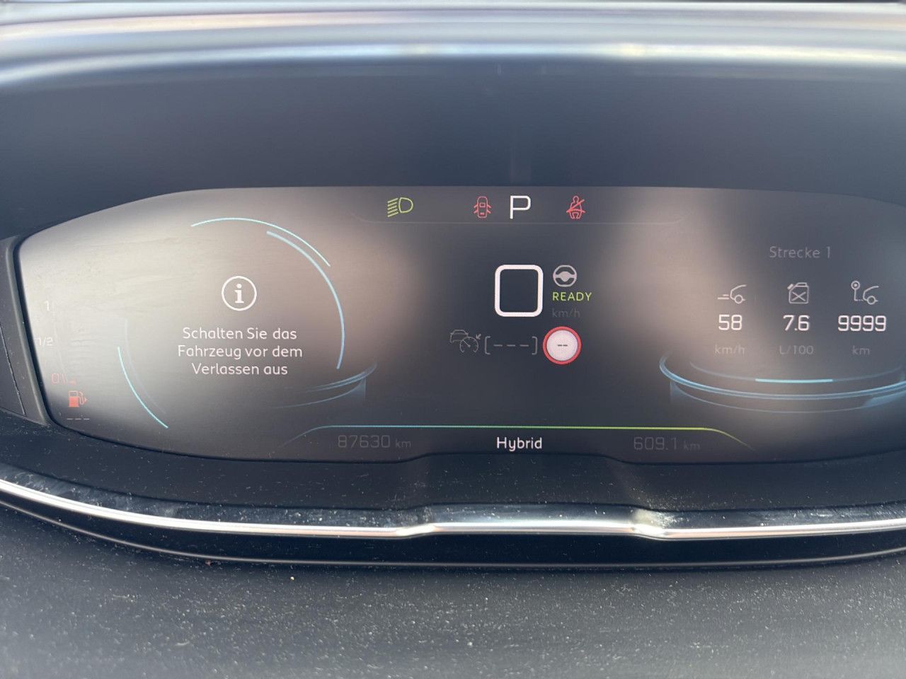 Peugeot 3008 Hybrid4 300 GT Kamera Focal Keyless AHK LED