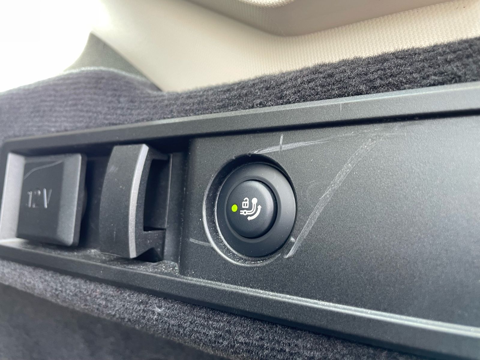 BMW 318i Tour || AHK Keyless ACC 360° FIN ab 1,99% !