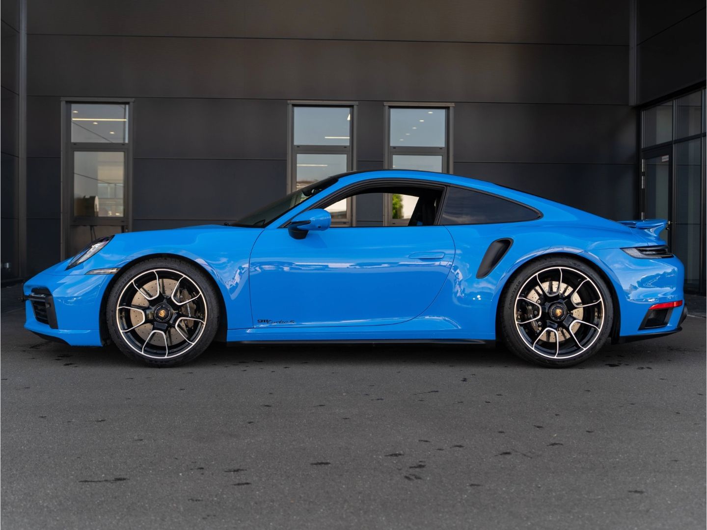 Porsche 911 Turbo S Lift PCCB Burmester InnoDrive