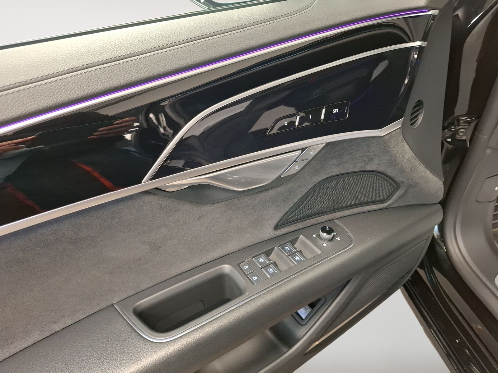 Audi A8 50 TDI quattro Lang S-Line - Samsaru's Car Outlet