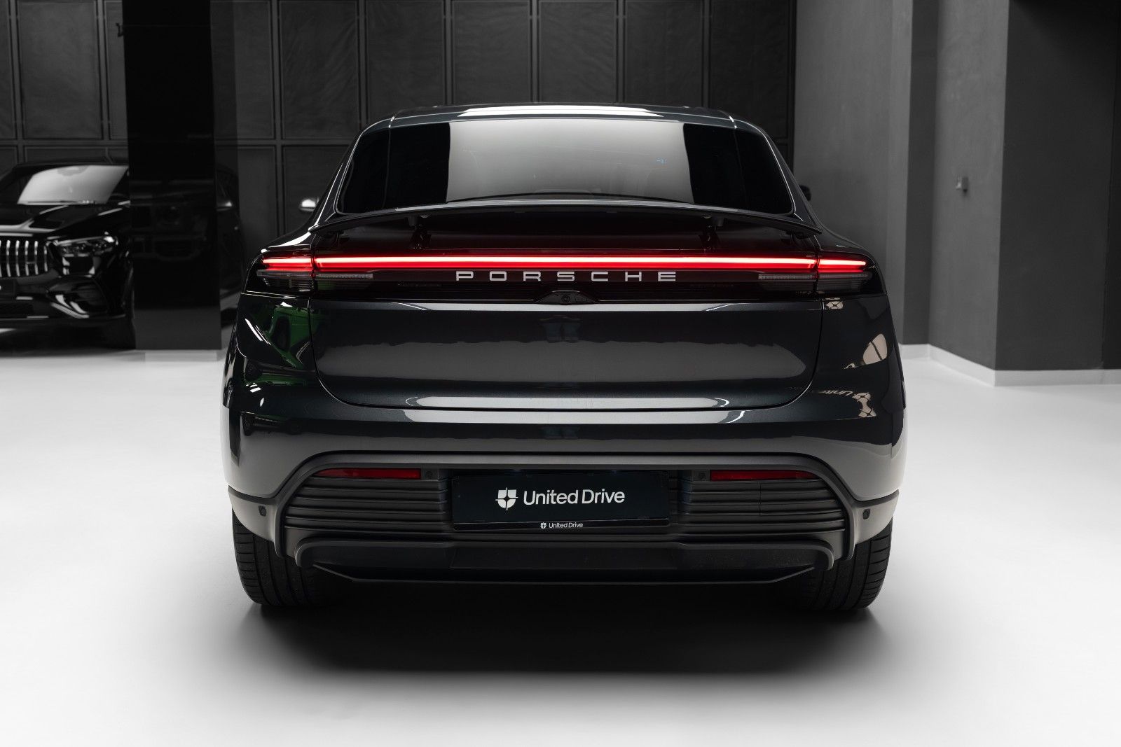 Porsche Macan Electric 4