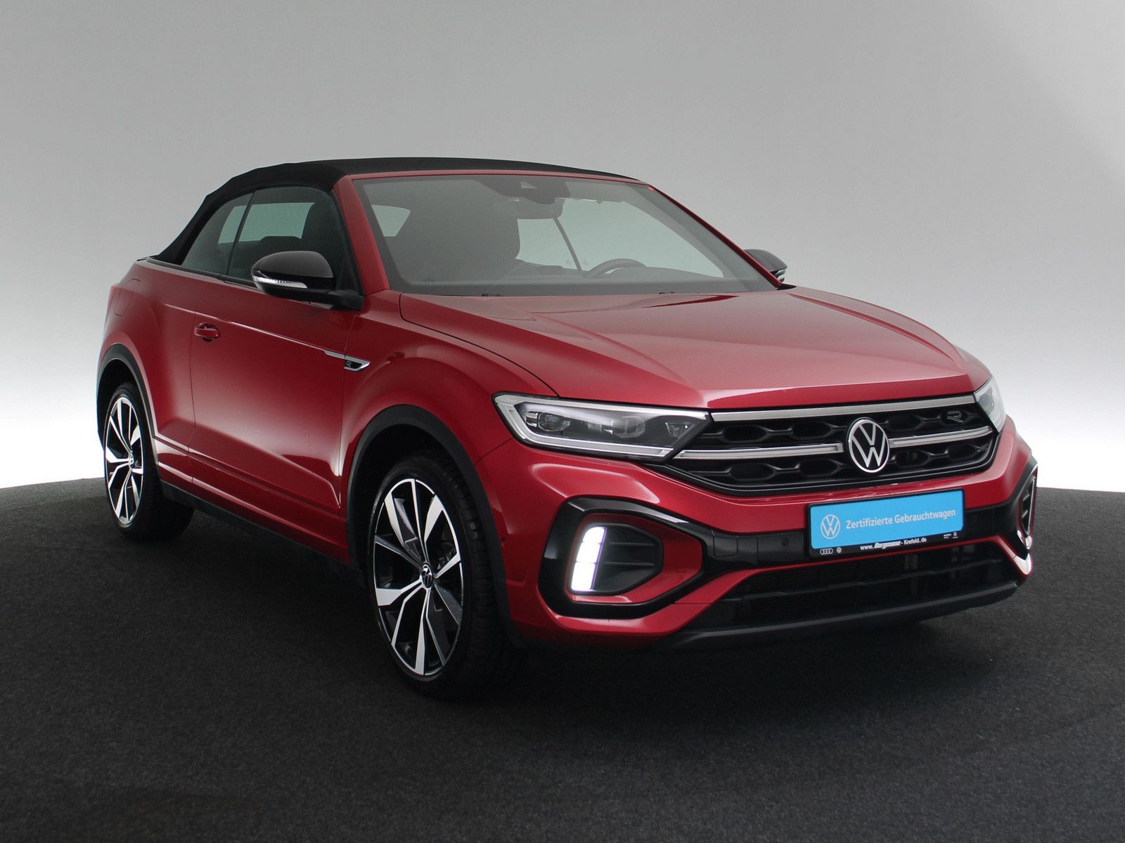 Volkswagen T-Roc 1.5 TSI R-Line - Samsaru's Car Outlet