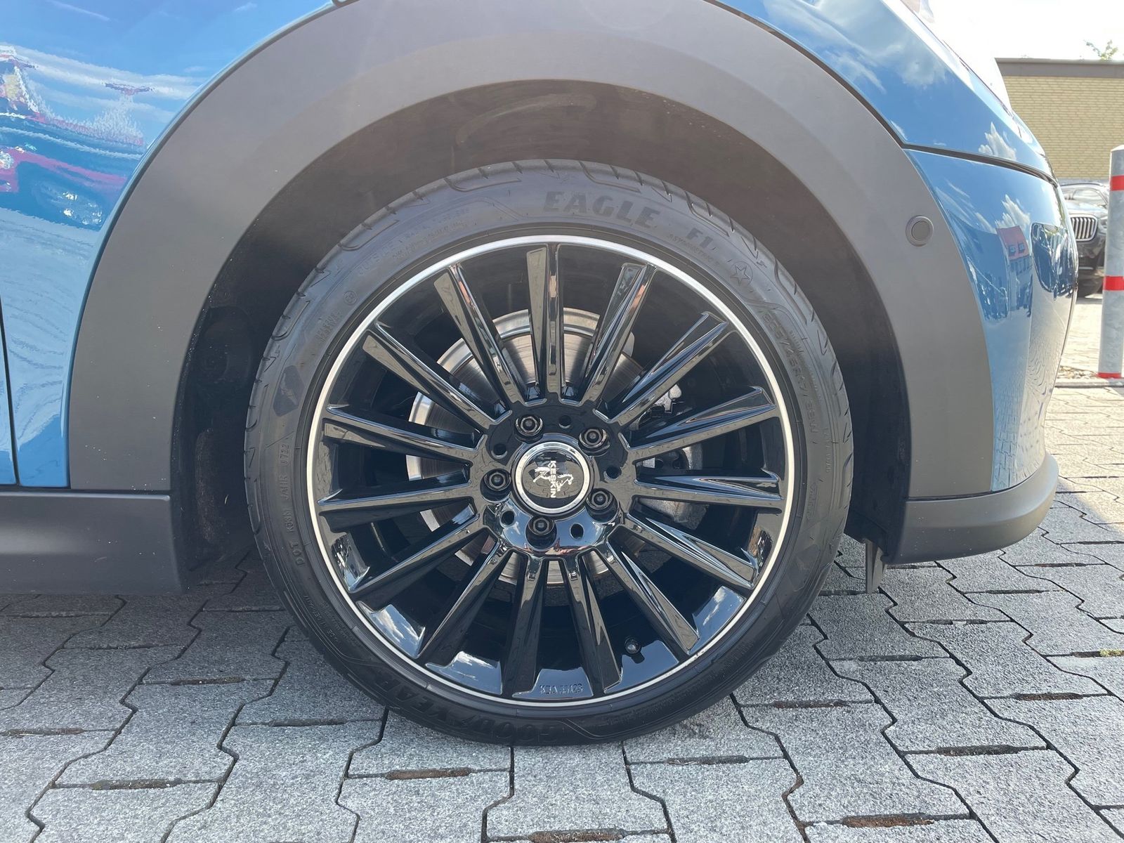 MINI Cooper - Samsaru's Car Outlet