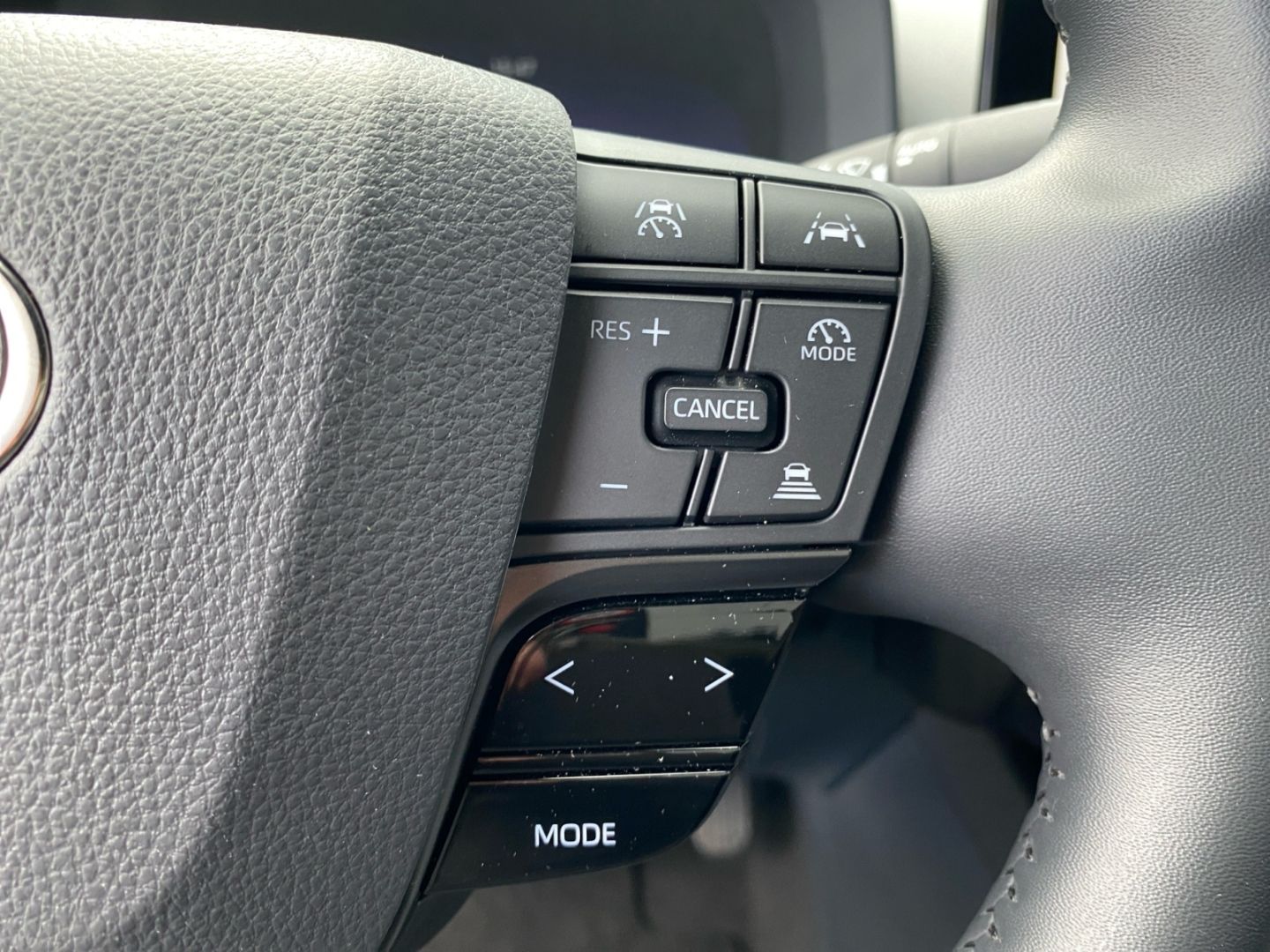 Toyota C-HR 1.8 Hybrid Team D *LED*ACC*CAM*SHZ*CarPlay*