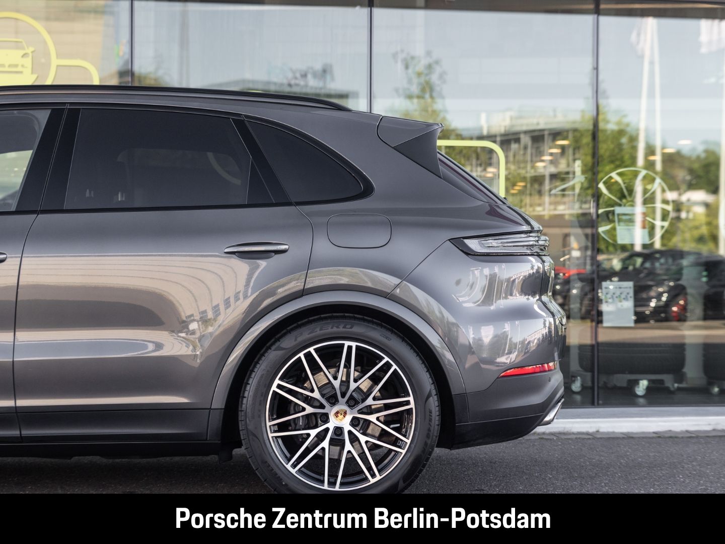 Porsche Cayenne E-Hybrid BOSE Luftfederung Panoramadach