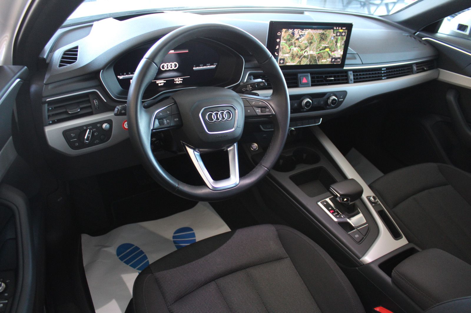 Audi A4 Avant 40 TDI S tronic S line sport - Samsaru's Car Outlet