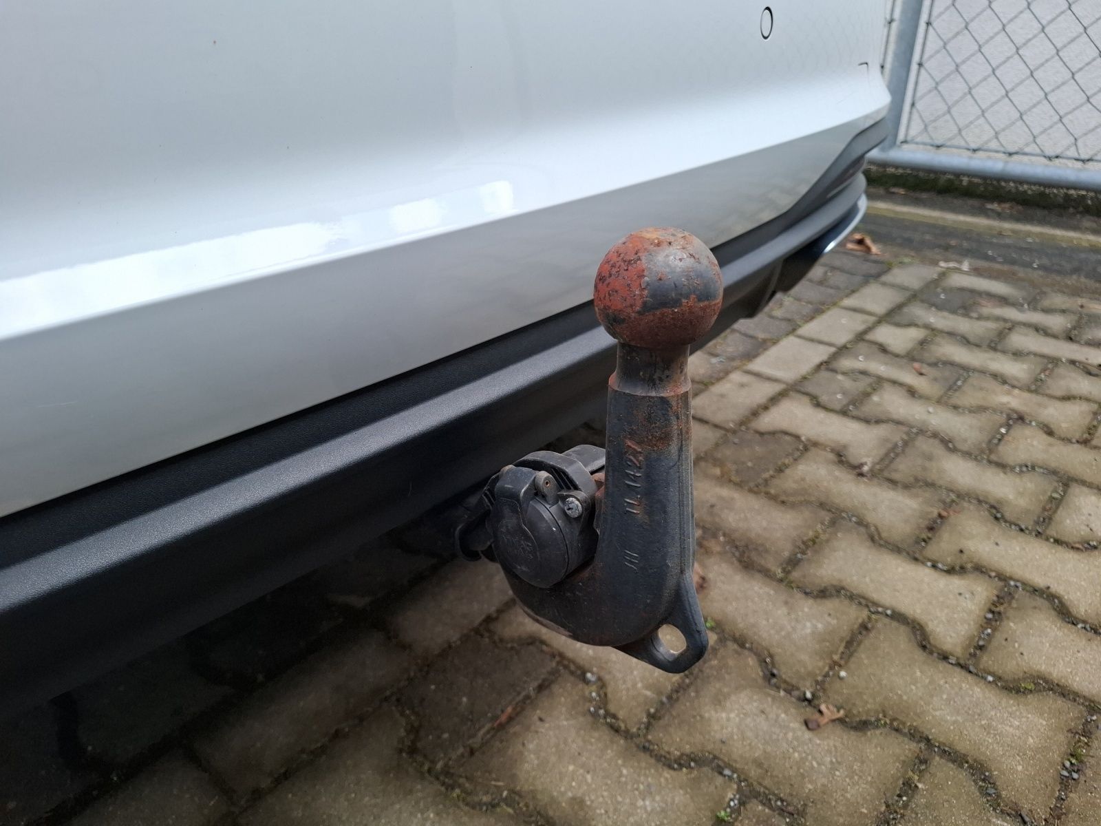 Audi A4 Avant 40 TDI quattro LED AHK Navi AVC ACC SHZ