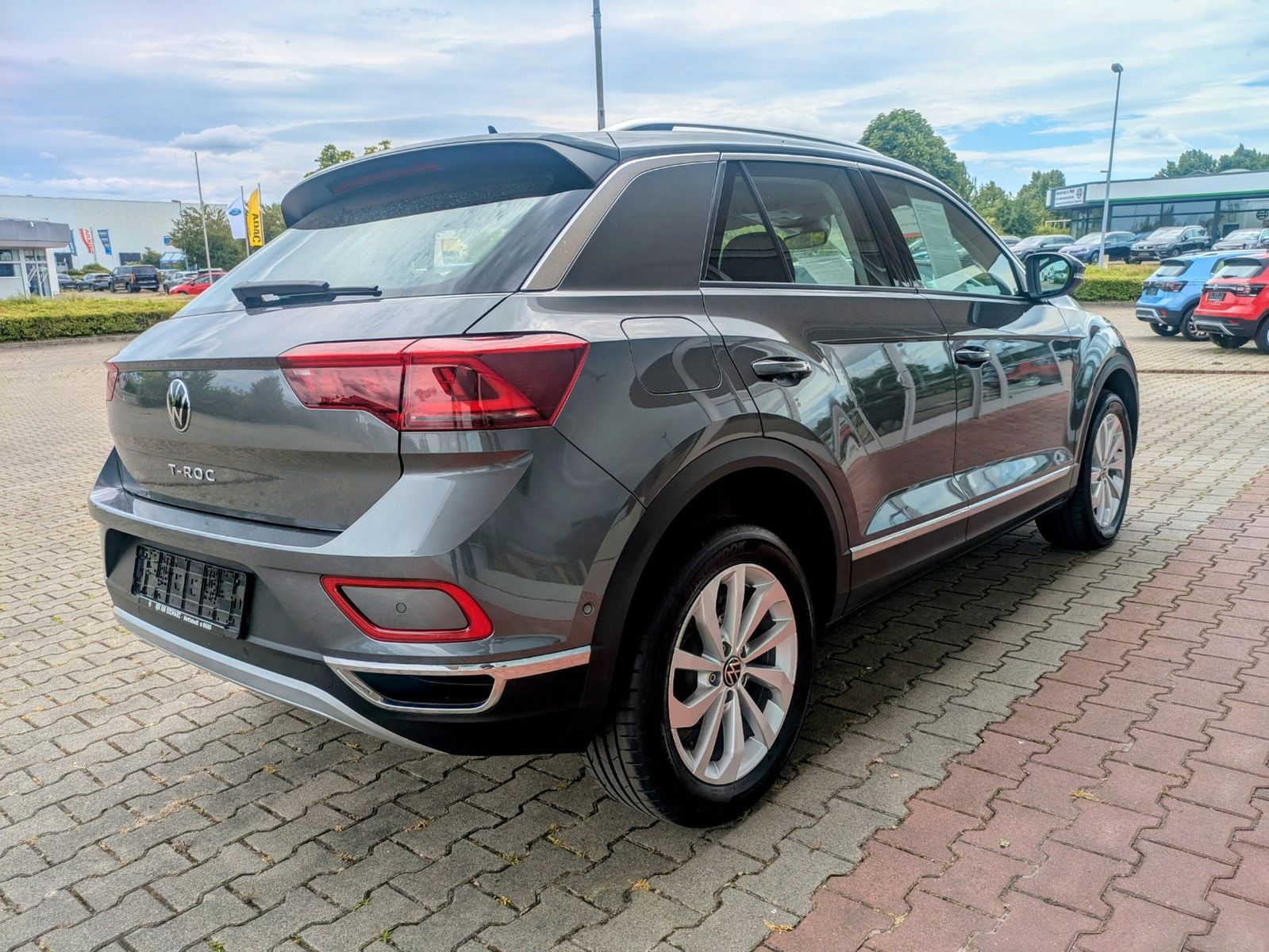 Volkswagen T-Roc Style 2.0 TDI DSG - Samsaru's Car Outlet