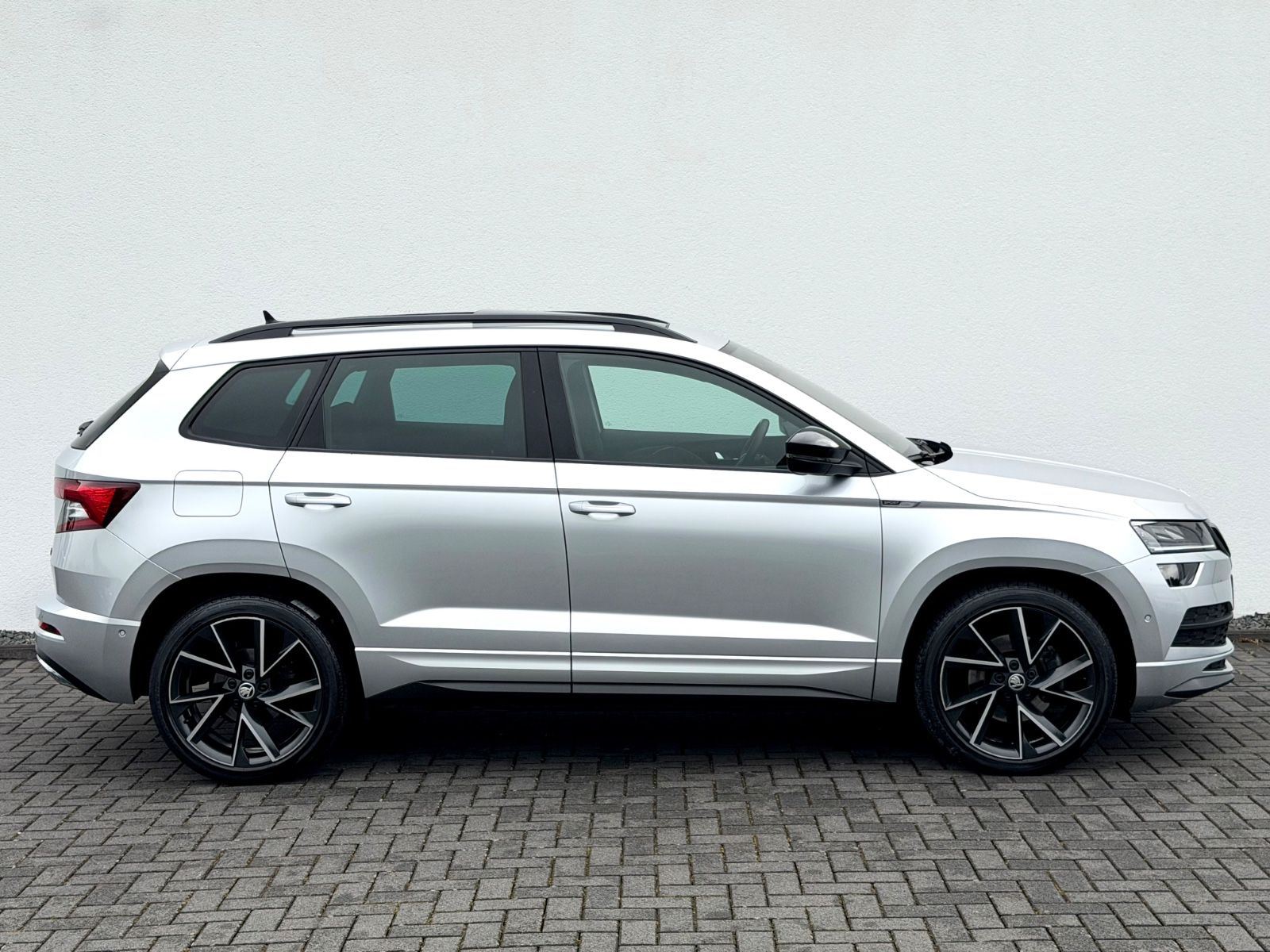 Skoda Karoq Sportline 2.0 TSI DSG 4x4/PANO/LED/ACC/AHK