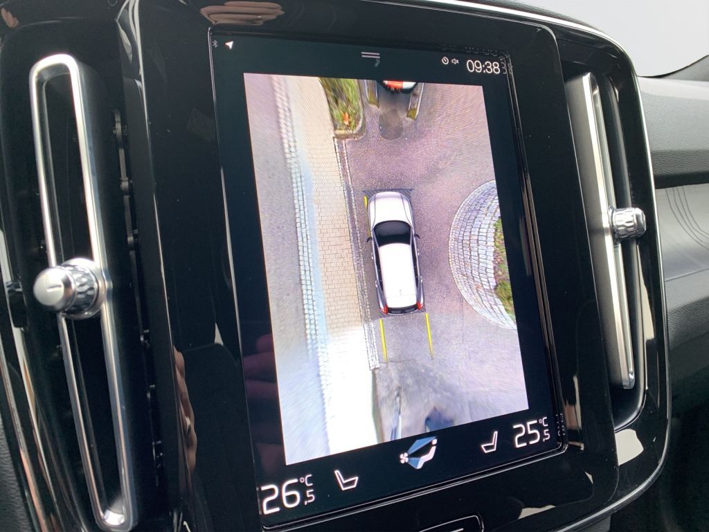 Volvo XC40 T5 Recharge DKG Plus Dark,AHK,KAMERA,LED