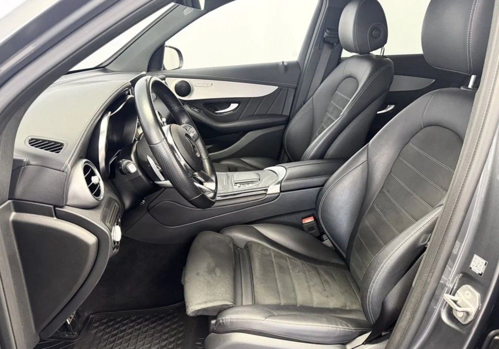Mercedes-Benz GLC 300 de 4Matic AMG-LINE - Samsaru's Car Outlet