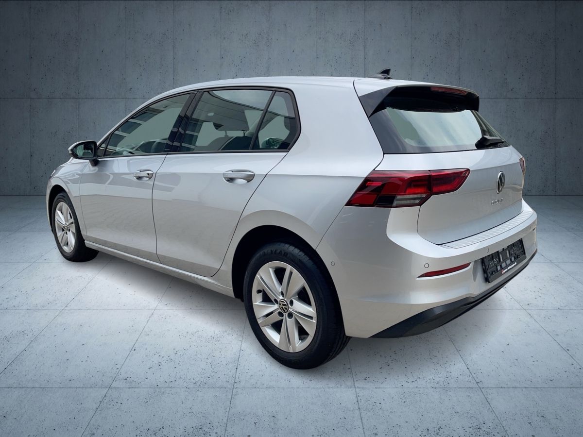 Volkswagen Golf VIII Life 1.5 TSI - Samsaru's Car Outlet