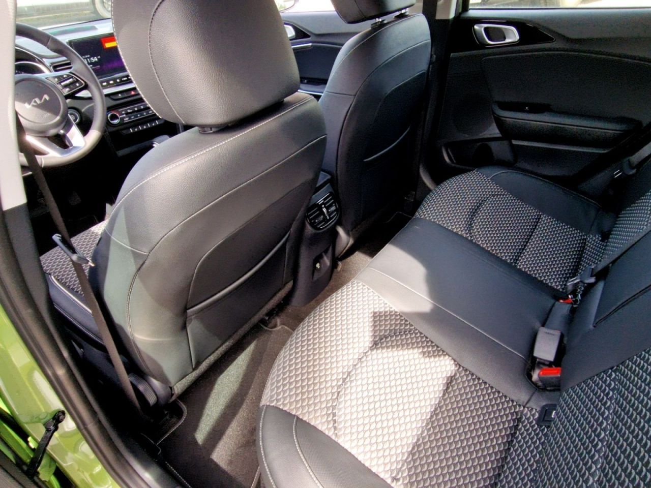 Kia XCeed 1.6 GDi PHEV Spirit - Samsaru's Car Outlet